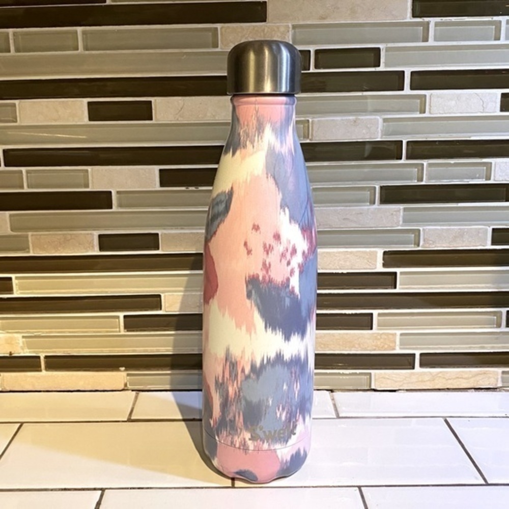 Swell Watercolor Lilies Stainless Steele Water Bottle